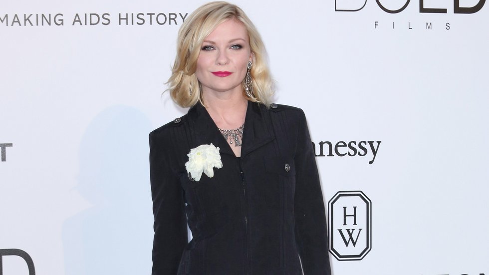 Kirsten Dunst To Direct Dakota Fanning In Cinema Adaptation Of The Bell Jar