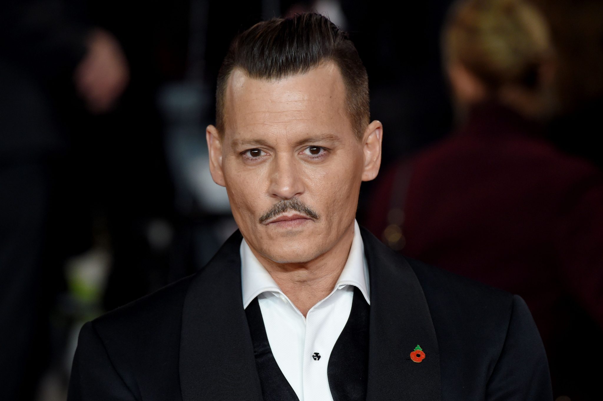 Fantastic Beasts director attempts to defend controversial Johnny Depp ...