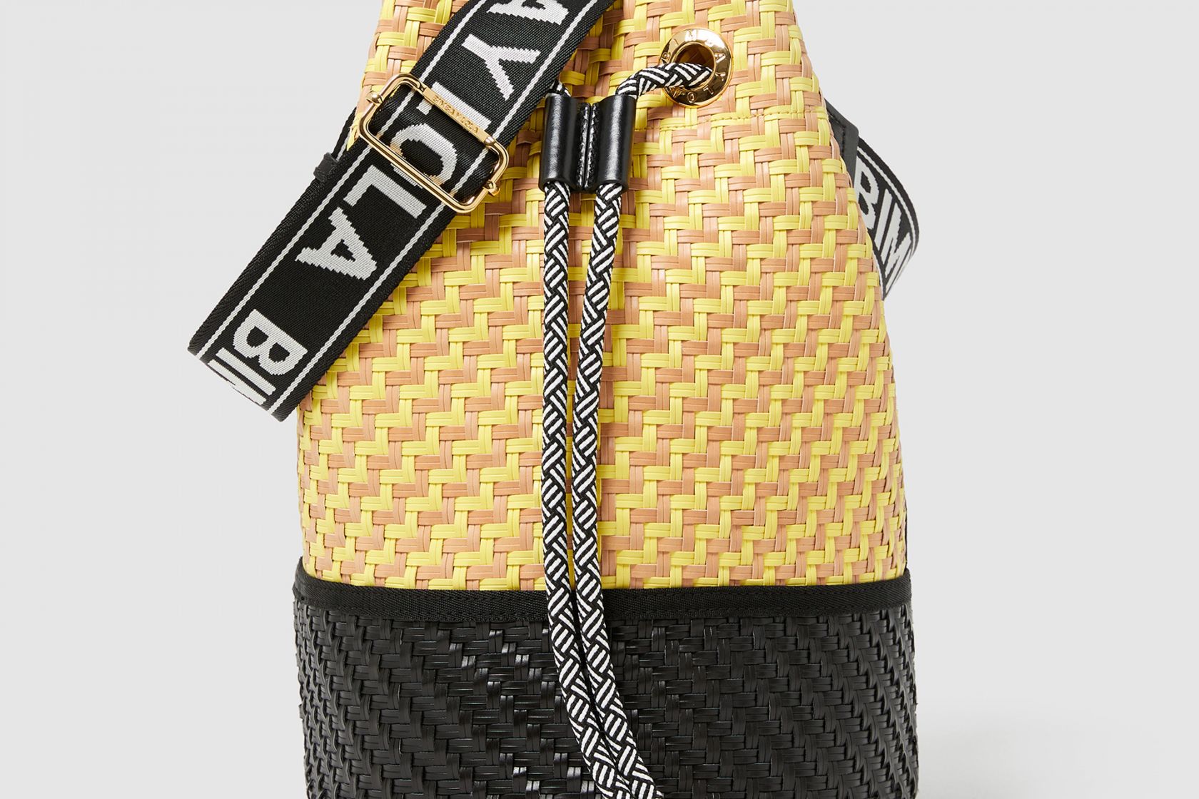 Bimba Y Lola woven bag in mint condition , Women's Fashion, Bags