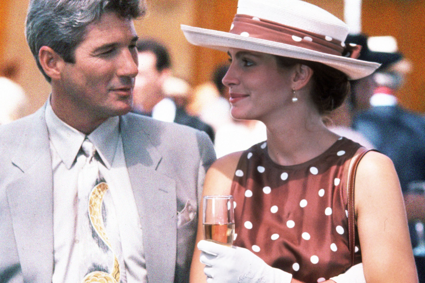 julia roberts polka dot dress in pretty woman