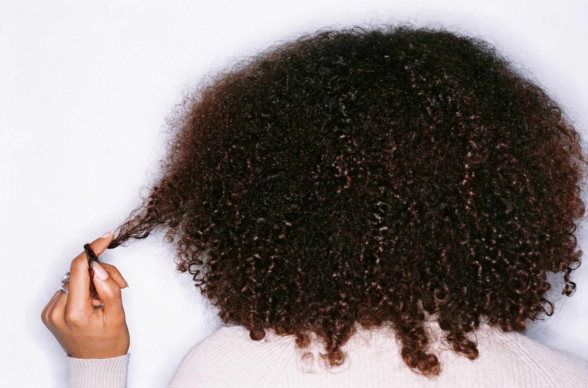 How to keep your hair hydrated and prevent breakage