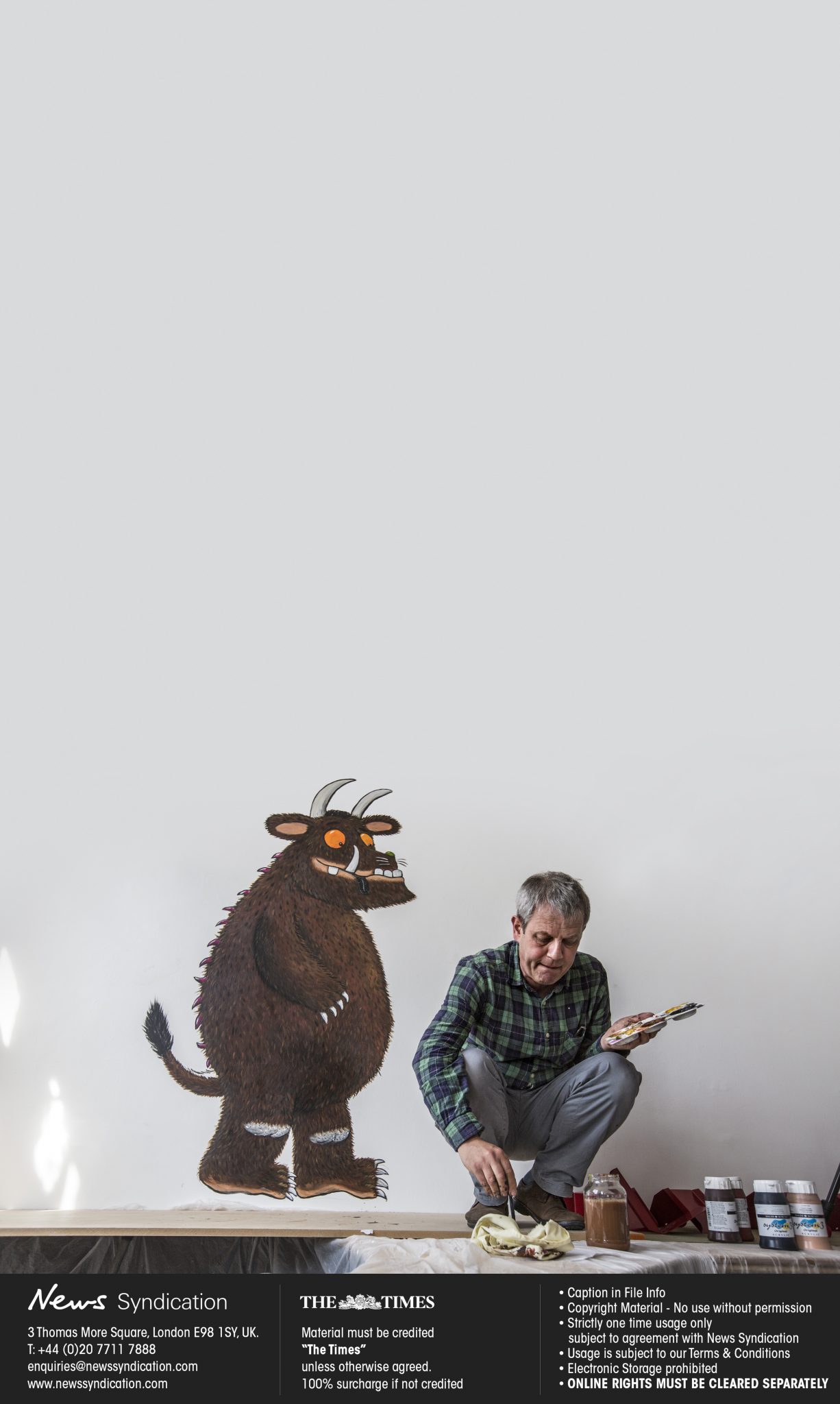 Gruffalo Illustrator Axel Scheffler's Festive Stylist Cover