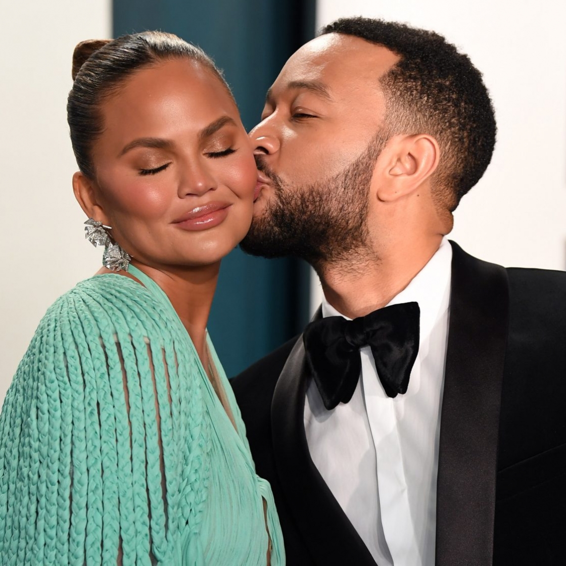 Grammys 2021 John Legend Chrissy Teigen S Reaction Goes Viral