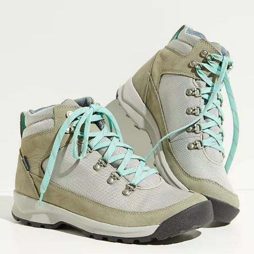 Hiking boots hot sale trend 219