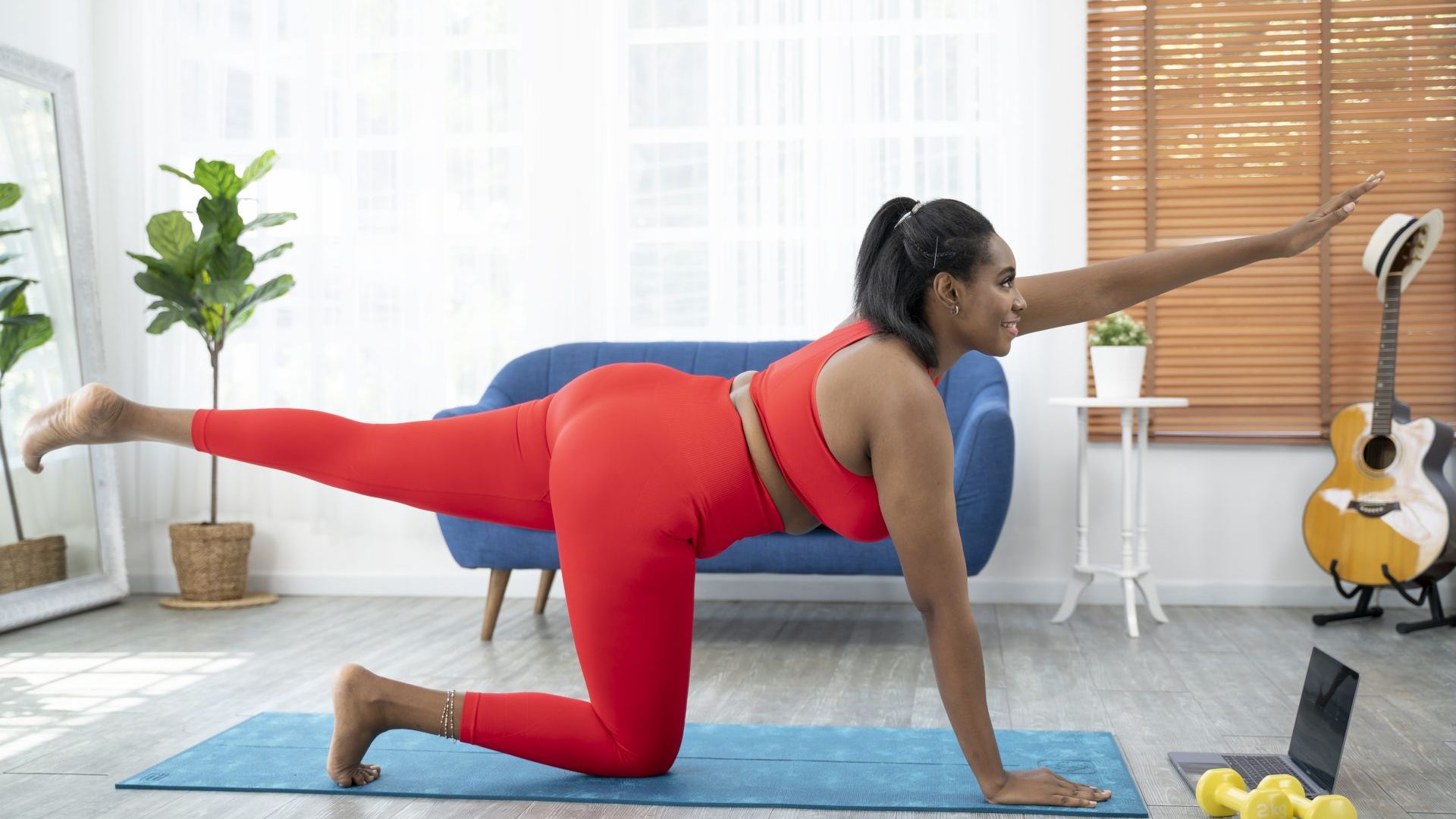 try this quickie pilates abs series to fire up your core! 🥵🔥 8 reps , pilates