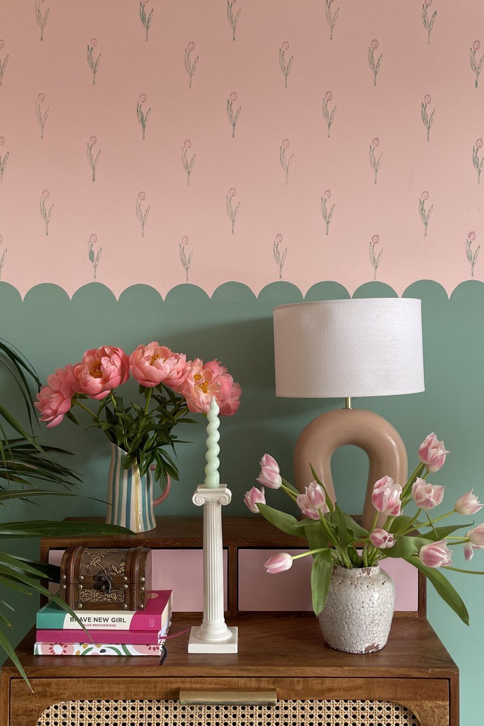 DIY home interior design use paint to create wallpaper effect