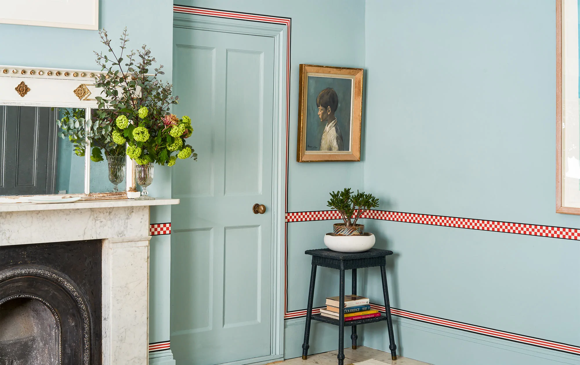 Wallpaper borders are back – here's how to style them