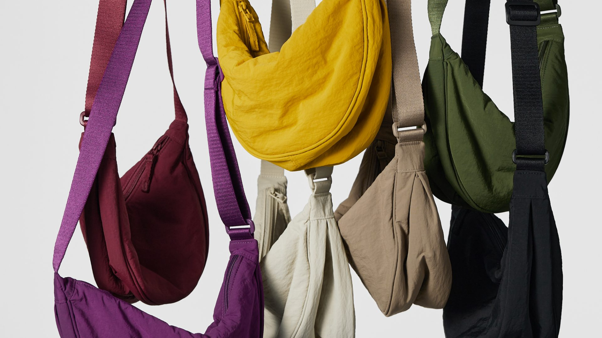 Review Uniqlo Round Mini Shoulder Bag  Elle Blogs